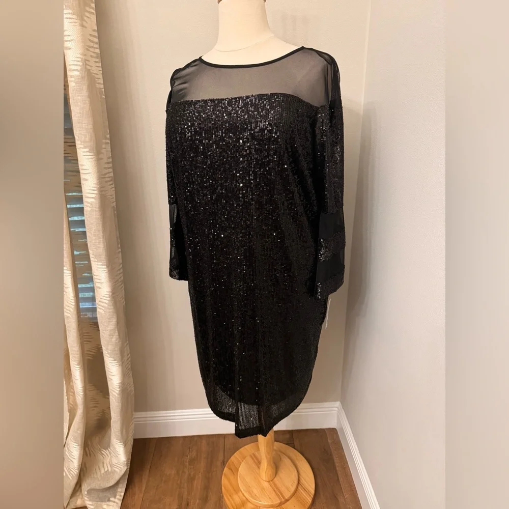 Plus Sequin Dress 🖤 - Picture 6 of 9